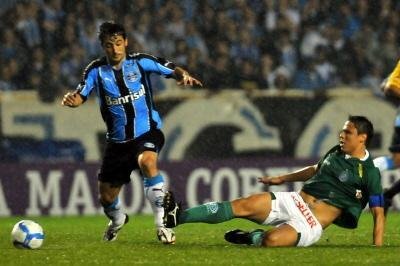 Douglas &eacute; a novidade na convoca&ccedil;&atilde;o de Mano Menezes