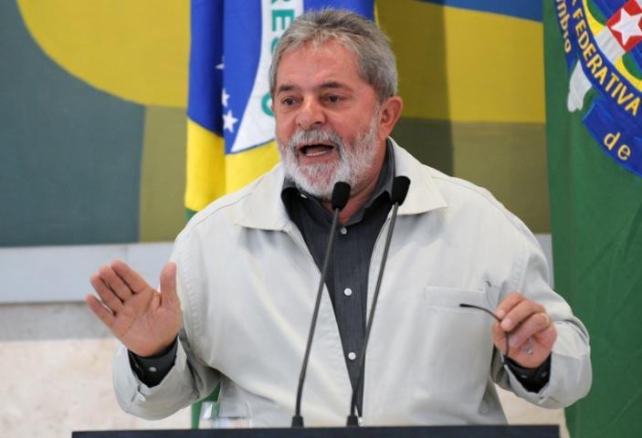 Na TV, Lula volta a ser a estrela do programa de Dilma