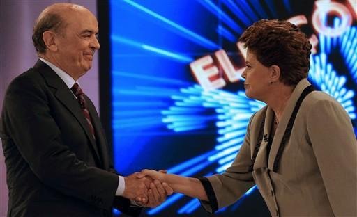 Dilma e Serra evitam confronto direto em &uacute;ltimo debate na TV
