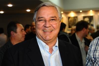Gr&ecirc;mio busca equil&iacute;brio financeiro na gest&atilde;o Paulo Odone