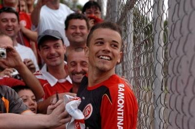 O meia D&acute;Alessandro foi convocado pela sele&ccedil;&atilde;o da Argentina para o amistoso que ser&aacute; realizado contra o Brasil 