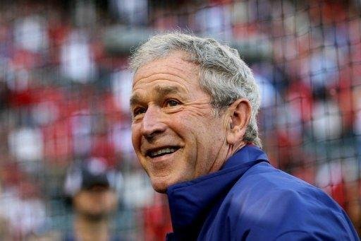 Bush apresenta suas mem&oacute;rias na Feira do Livro de Miami