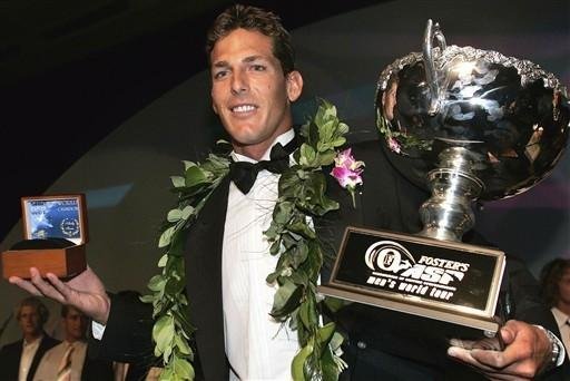 	Tricampe&atilde;o mundial de surfe Andy Irons morre aos 32 anos