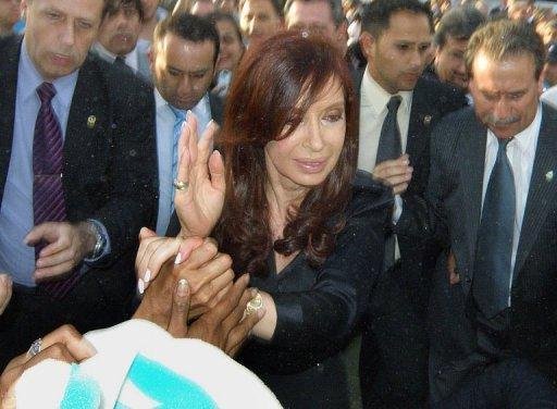 Presidente da Argentina faz primeiro discurso p&uacute;blico ap&oacute;s a morte de Kirchner