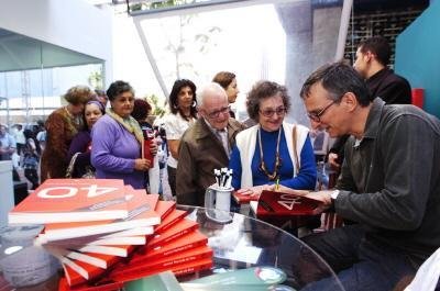 Juremir come&ccedil;a s&eacute;rie de aut&oacute;grafos e participa&ccedil;&otilde;es na Feira do Livro