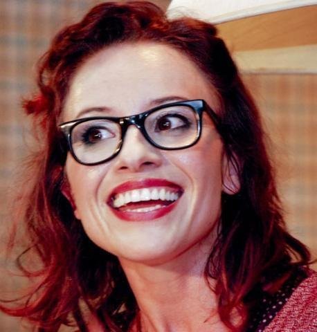 Daniela Lima dirige e atua na pe&ccedil;a 