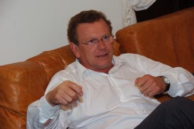 Luiz Fernando Mainardi poder&aacute; assumir a Sa&uacute;de do Estado