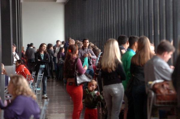 Aeroporto fica fechado por cerca de uma hora e atrasa voo de McCartney 