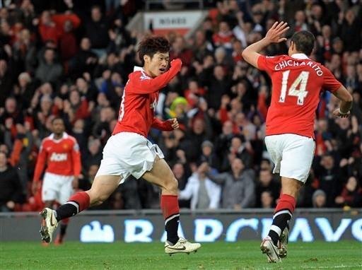 Manchester United vence com gol no &uacute;ltimo minuto