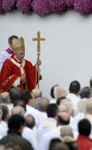 Papa pede &agrave; Europa para abrir-se a Deus