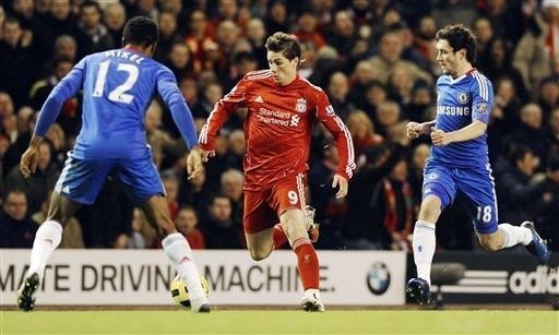 Com dois gols de Torres, Liverpool vence o l&iacute;der Chelsea