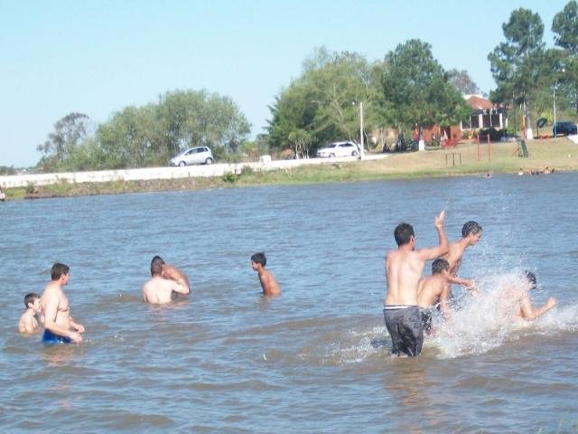 Moradores de Livramento aproveitam domingo de sol e calor
