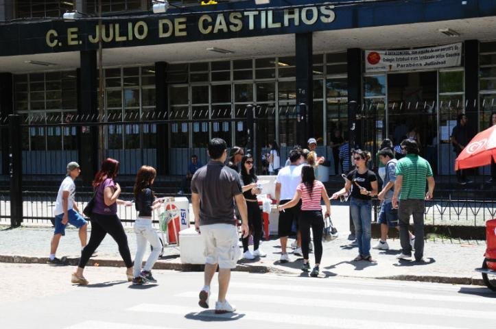 &Uacute;ltimo dia de Enem n&atilde;o registra erros em Porto Alegre