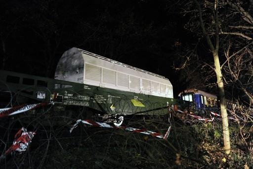 Trem com res&iacute;duos nucleares &eacute; bloqueado na Alemanha