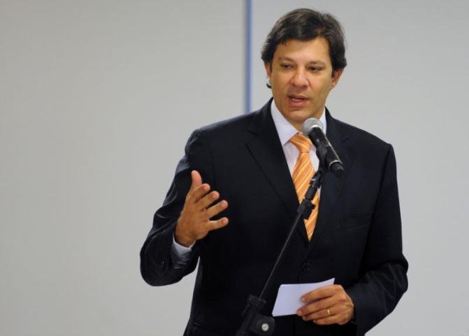 Fernando Haddad ter&aacute; de depor sobre problemas da prova, considerada desastrosa e lament&aacute;vel