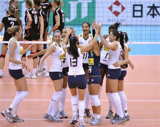 Brasil vence Alemanha e avan&ccedil;a para as semifinais do Mundial de V&ocirc;lei