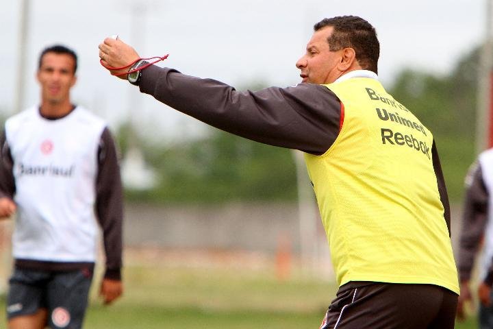 Roth negou que o Inter ir&aacute; arrefecer o ritmo nas &uacute;ltimas quatro rodadas do Campeonato Brasileiro
