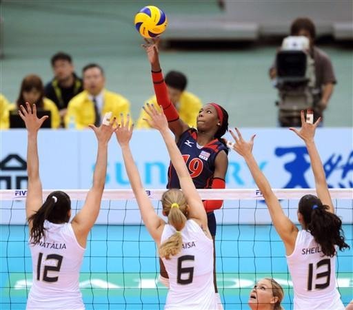 Z&eacute; Roberto cobra melhor bloqueio em semi contra Jap&atilde;o