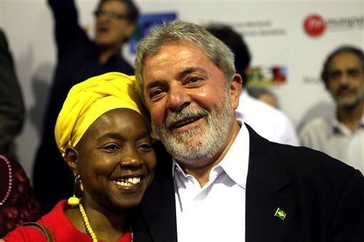 Lula visita f&aacute;brica de antirretrovirais na &Aacute;frica financiada pelo Brasil