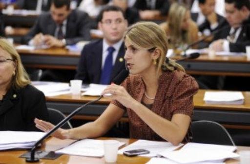 Manuela assume comando da bancada ga&uacute;cha na C&acirc;mara