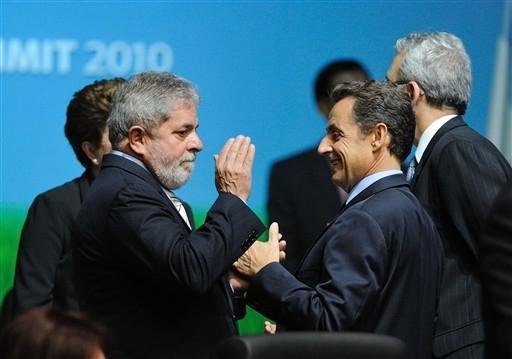 Sarkozy diz que Fran&ccedil;a tem expectativa de vender ca&ccedil;as ao Brasil