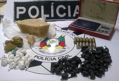 Denarc apreende drogas e prende tr&ecirc;s por tr&aacute;fico em NH 
