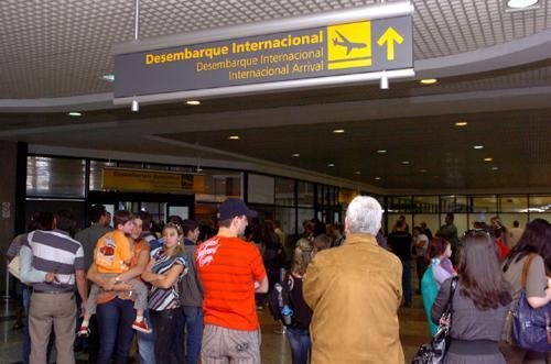 Feriad&atilde;o movimenta aeroporto Salgado Filho