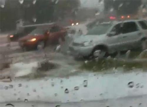 Veja v&iacute;deos da chuva de granizo que atingiu a Rota do Sol