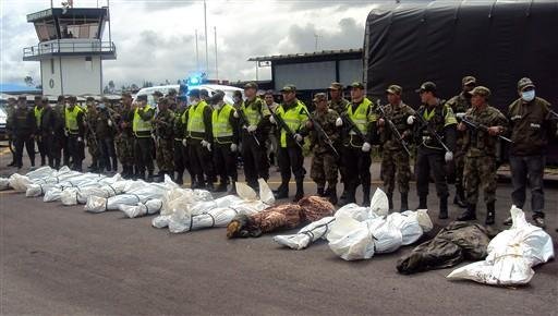 Crian&ccedil;a-soldado equatoriana &eacute; morta em bombardeio &agrave;s Farc