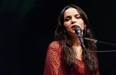 Norah Jones est&aacute; de volta a Porto Alegre
