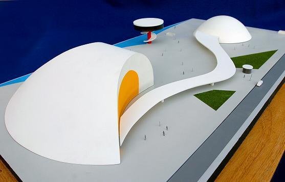 Capital recebe exposi&ccedil;&atilde;o de fotos de Oscar Niemeyer
