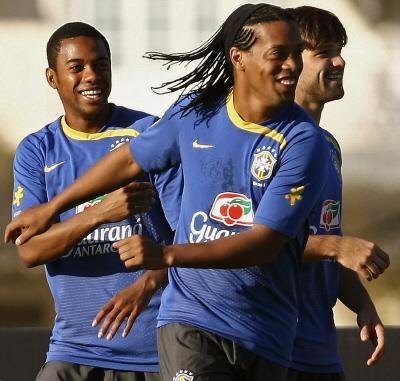 Ronaldinho lidera o Brasil contra a Argentina