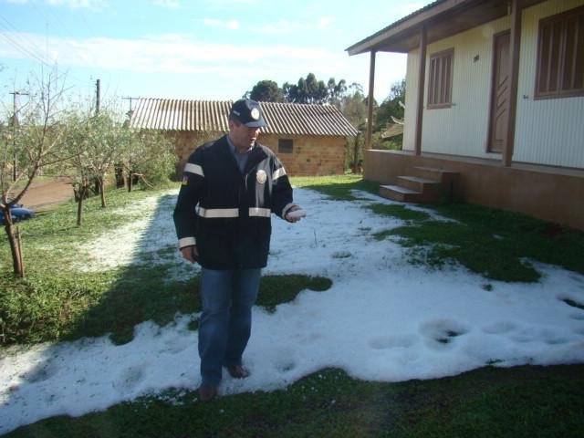 Reconstru&ccedil;&atilde;o de casas destelhadas em Vacaria deve durar at&eacute; o fim de semana