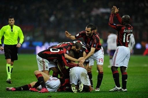 Milan bate Fiorentina e dispara na lideran&ccedil;a do Italiano