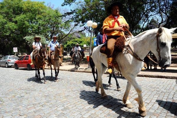 Cavalgada encerra atividades do Dia da Consci&ecirc;ncia Negra