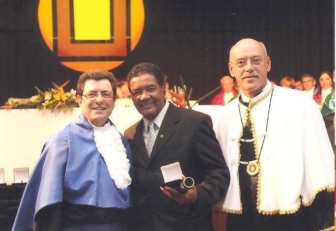 Servidor da Furg (ao centro) morre durante corrida em Rio Grande