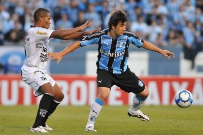 Douglas ser&aacute; julgado pelo STJD