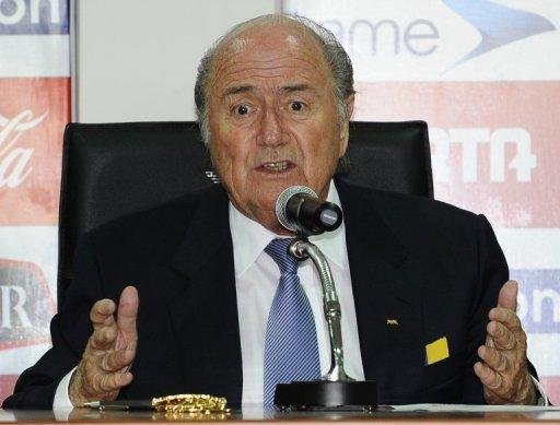 Blatter defende que Brasil n&atilde;o ocupe vaga sul-americana na Copa de 2014