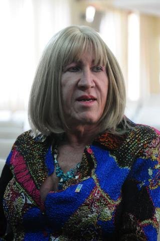 Presidente da Associa&ccedil;&atilde;o de Travestis e Transexuais deve registrar ocorr&ecirc;ncia policial 