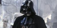 Traje original de Darth Vader vai a leilão na Inglaterra