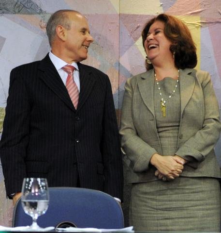 Mantega afirma que 2011 ser&aacute; ano de conter gastos
