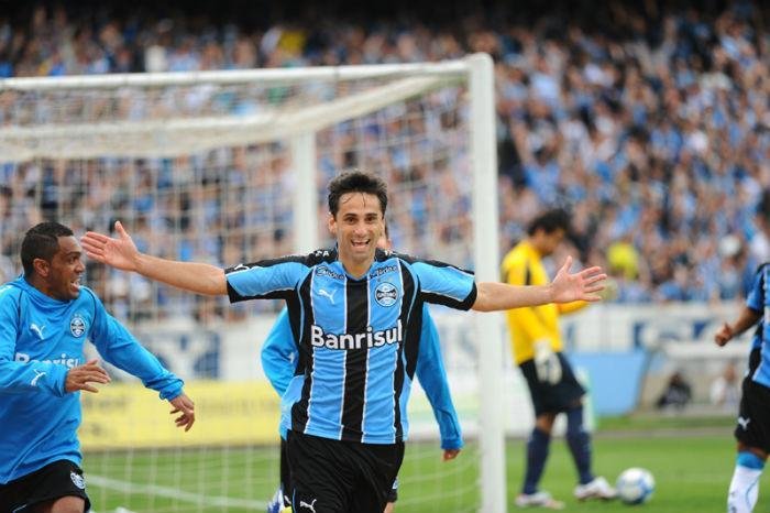 Futebol ucraniano est&aacute; interessado em Jonas 