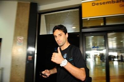 Jonas est&aacute; liberado para enfrentar o Guarani domingo