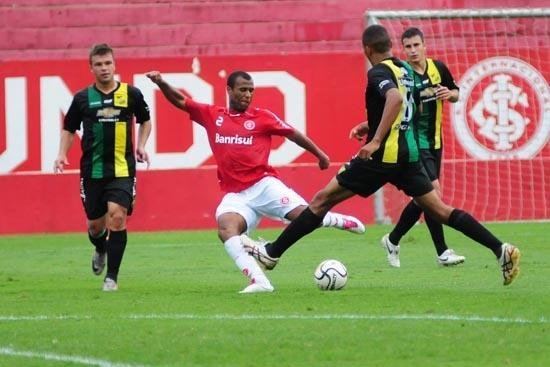 Inter B e Cer&acirc;mica decidem t&iacute;tulo da Copa &Ecirc;nio Costamilan neste domingo
