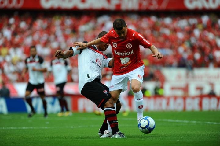 Colorado saiu atr&aacute;s, mas buscou o empate em 1 a 1 com o Vit&oacute;ria