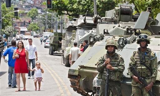 Cabral anuncia que For&ccedil;as Armadas ficam no Rio por mais seis meses