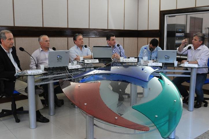 Candidatos &agrave; presid&ecirc;ncia do Inter participaram de debate na R&aacute;dio Gua&iacute;ba