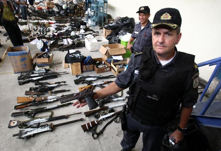 Pol&iacute;cia apreendeu 33 toneladas de droga e 135 armas no Complexo do Alem&atilde;o