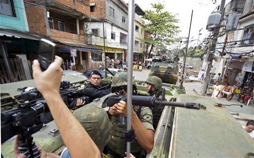 A a&ccedil;&atilde;o dos criminosos foi vista pelo governo estadual como uma resposta &agrave;s Unidades de Pol&iacute;cia Pacificadora 