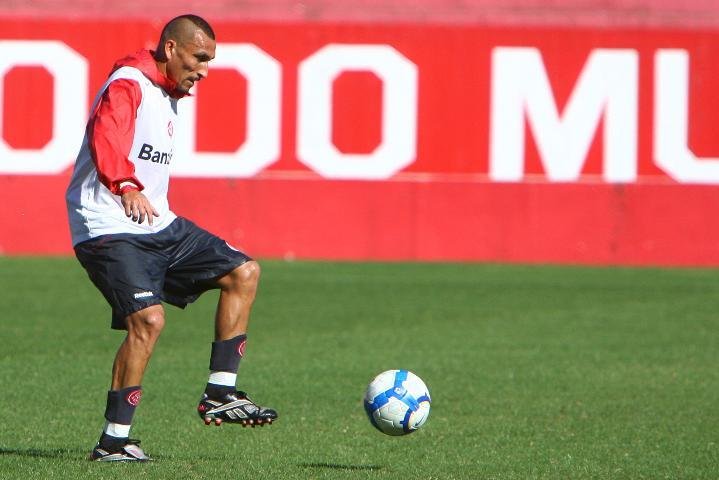 Antes do Mundial, Gui&ntilde;azu enaltece for&ccedil;a coletiva do Inter